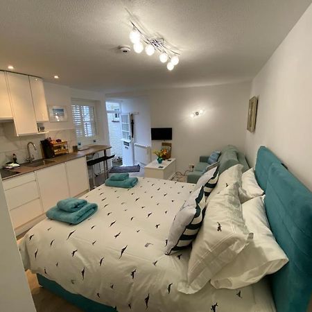 Sweet Caroline - Luxury Studio Stone'S Throw From Mousehole Harbour Exterior foto