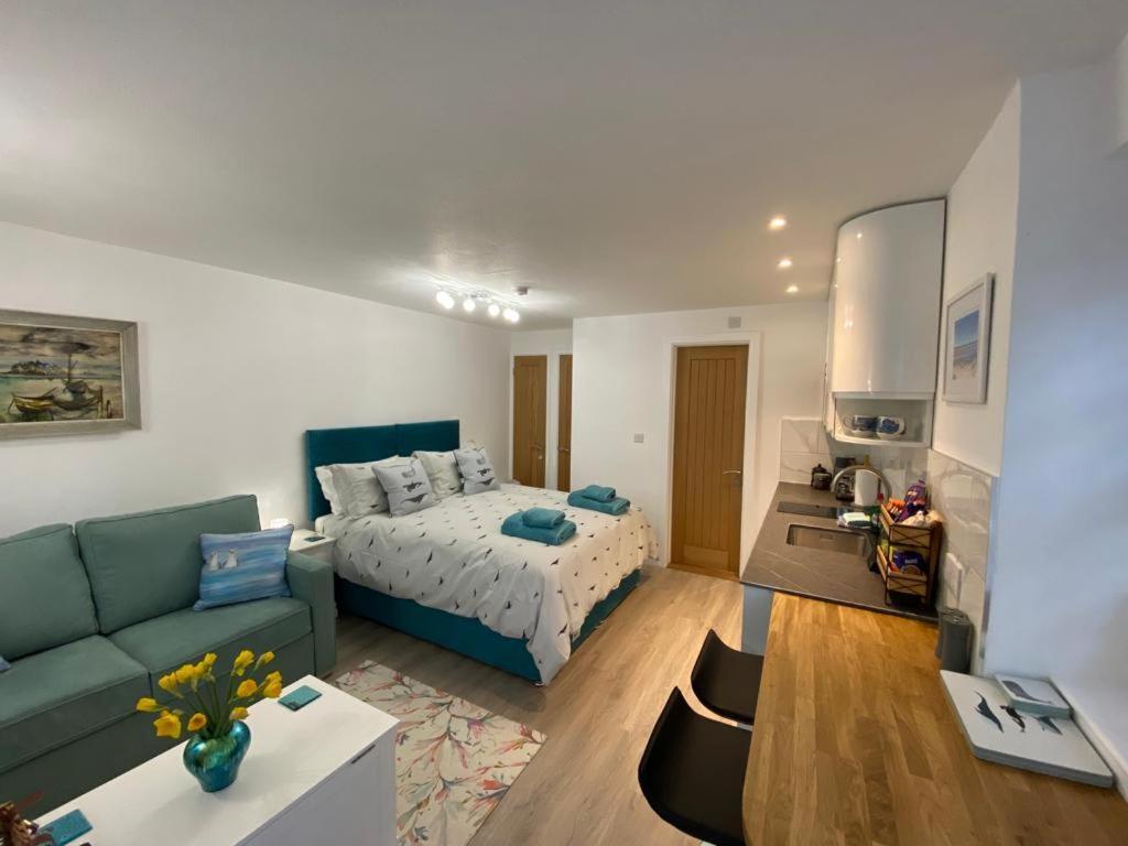Sweet Caroline - Luxury Studio Stone'S Throw From Mousehole Harbour Exterior foto