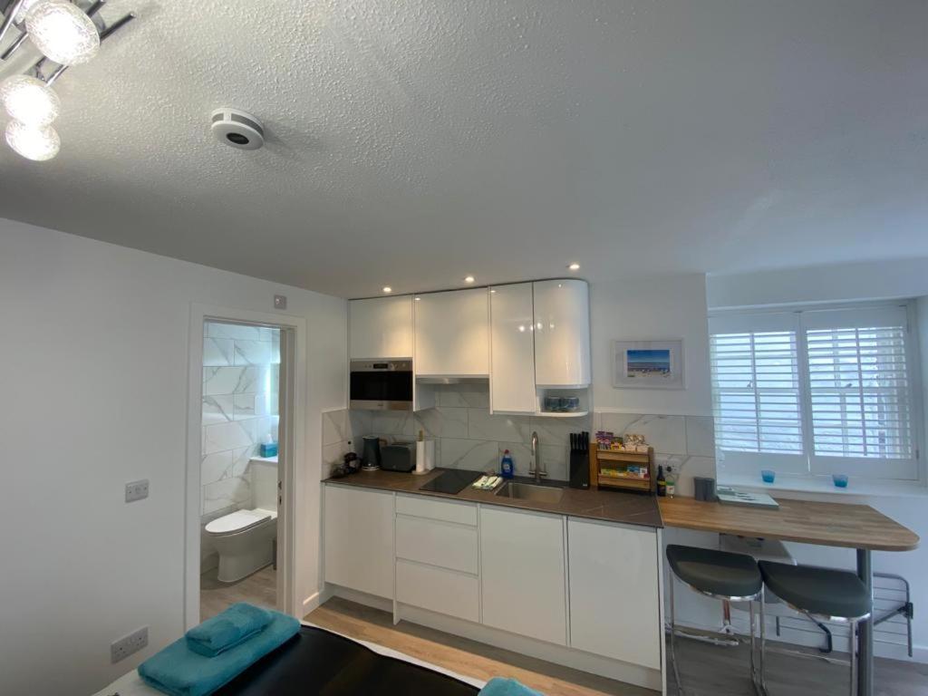 Sweet Caroline - Luxury Studio Stone'S Throw From Mousehole Harbour Exterior foto